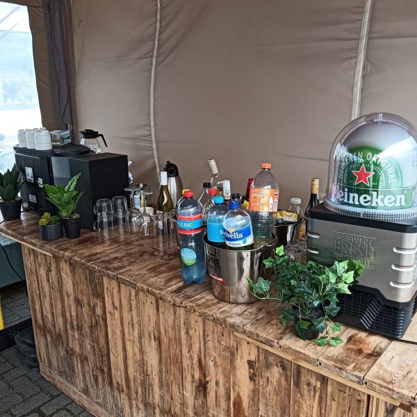 Houten bar huren